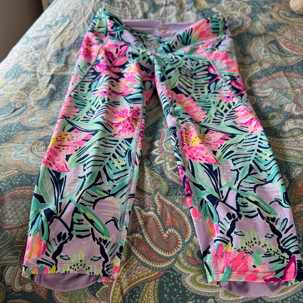 Lilly Pulitzer Pastel Purple & Multicolor Tropical Crop Leggings
